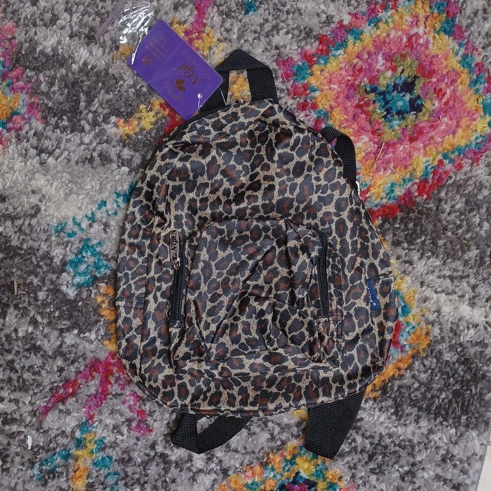 Ngil Small Leopard Backpack - Picture 4 of 7
